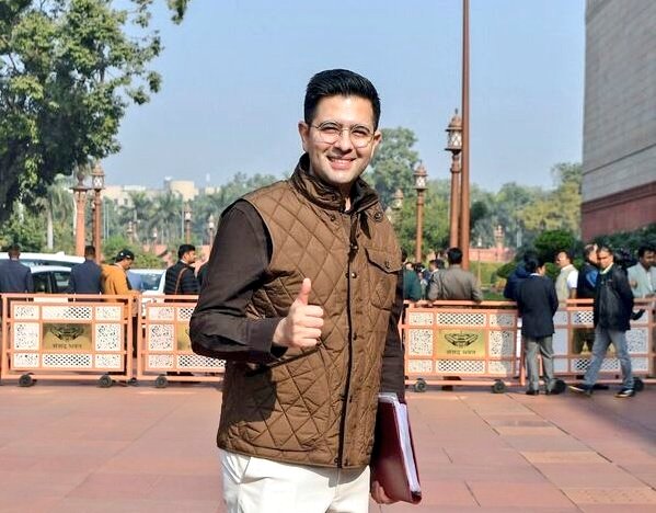 News Algebra tweet media