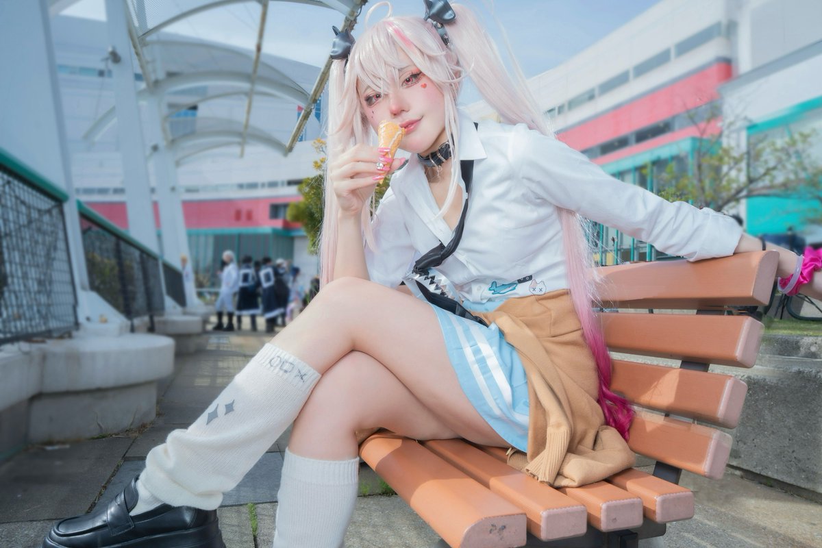 4nmིྀ tweet media