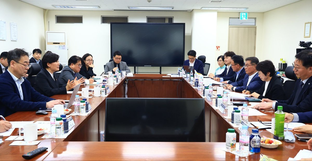 ์ก๋ฏธ๋ น tweet media