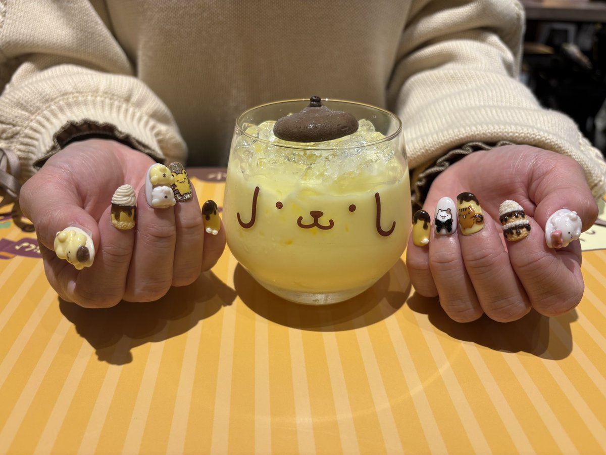 ポムポムプリンのおうちこもりかふぇ🍮
プリンコーデにプリンネイル🧡

#ポムポムプリン
#おうちこもりカフェ
#池袋