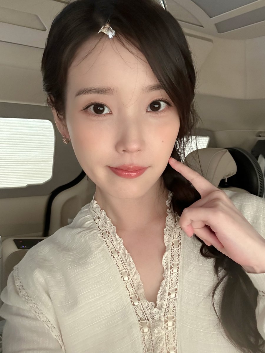 _IUofficial's tweet image. #아이유 #IU 
#안성재거덩요
#21세기대군부인 #PerfectCrown