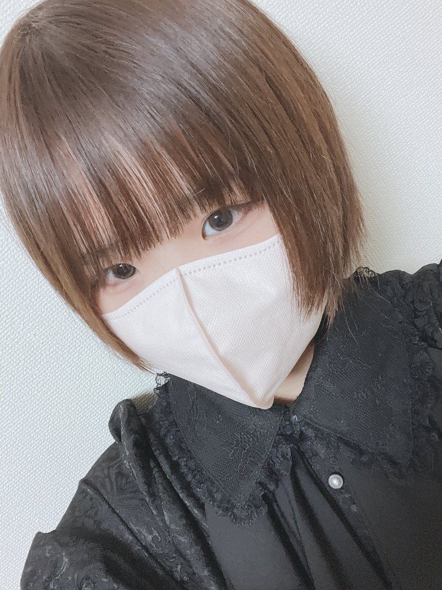 つん tweet media