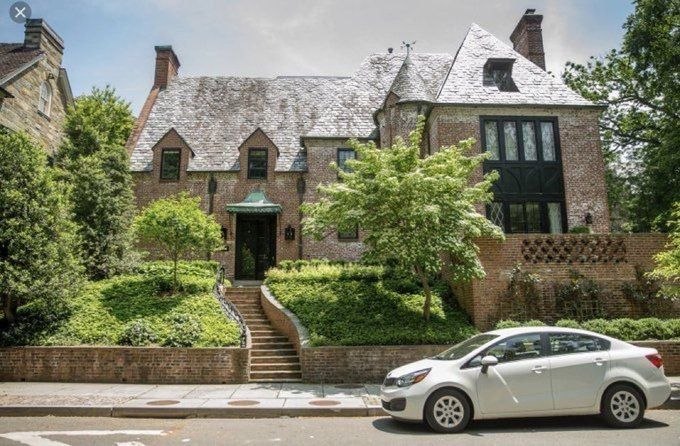 brain_stimulus's tweet image. 🚨💥🚨 ARRESTATION IMMINENTE D'OBAMA ?

❗ RÉVÉLATION CHOQUANTE :

⚡" Les autorités fédérales auraient mené une perquisition discrète au domicile de l’ancien président Barack Obama, dans le cadre de l’enquête de grande envergure menée par le grand jury sur l’ingérence russe dans