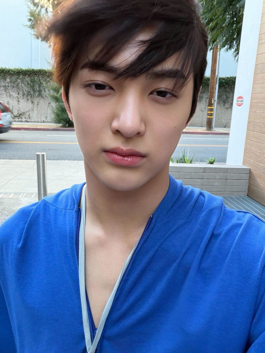 jjuhoouism's tweet photo. koas ganteng yang sksd sama seniornya (residen) karena naksir sama adek seniornya yang sering bikin dia salfok pas liat ig seniornya itu. #satualmamater https://t.co/nFrRFcnqPI