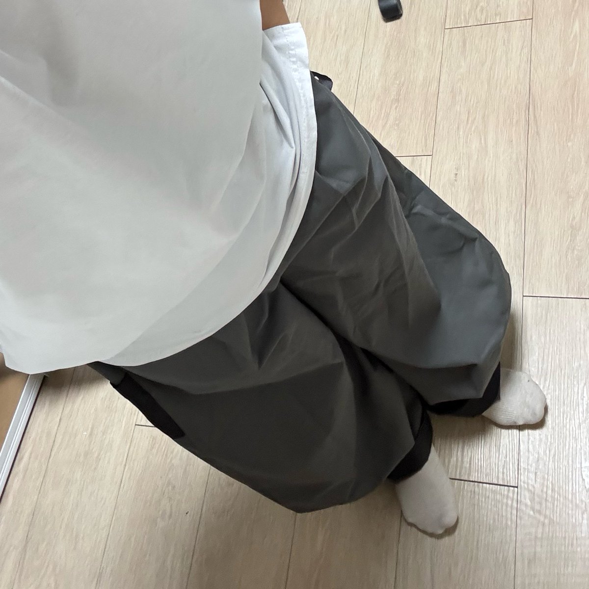 zuinkorea's tweet photo. 바지 샘플 최종_진짜_찐찐막 https://t.co/L3f3s5mufT