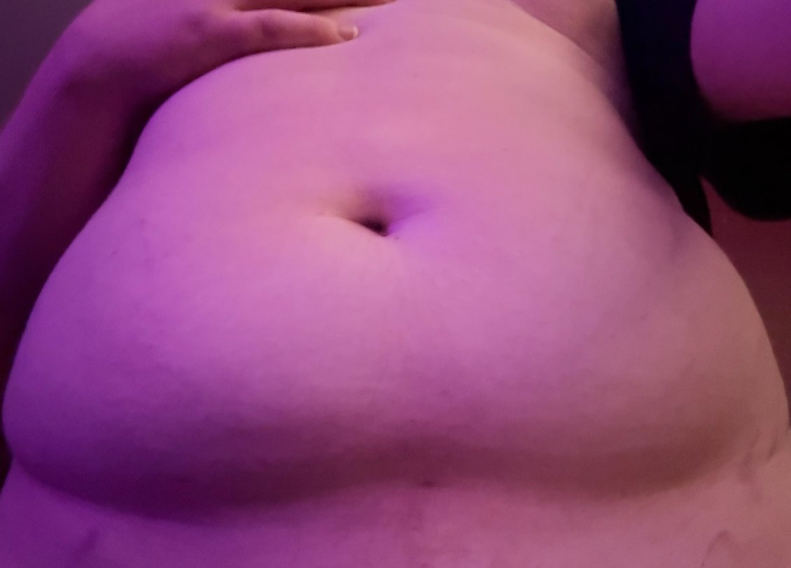 neurokinin's tweet image. I know tummy tuesday was yesterday but still  #BeastMode