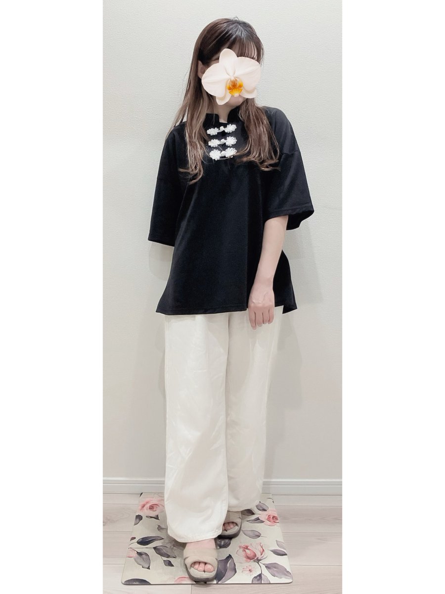 kuranrui's tweet photo. #OOTD 暑い、半袖、チ��イナ
でもまだ髪おろしてられる https://t.co/BSnImz0xAv