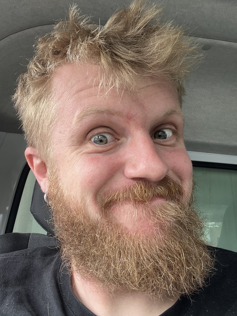 Coucou <a href="/JLMelenchon/">Jean-Luc Mélenchon</a> je suis ton pire cauchemar