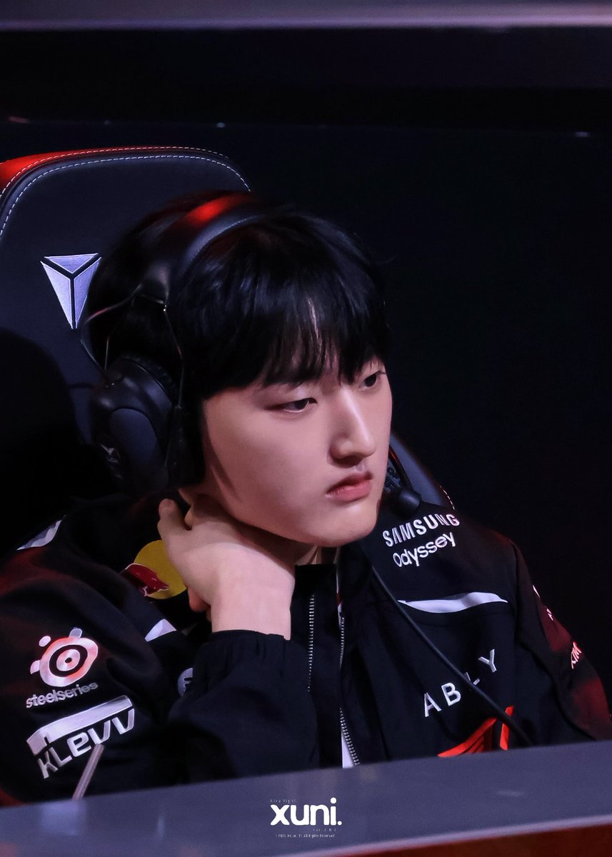 Xuni_T1's tweet image. 260401

잘생김 공유 😎

#T1 #Peyz #페이즈 #김수환