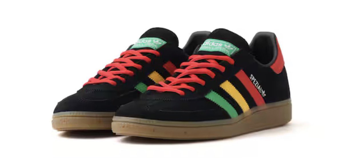 marimocco610's tweet image. マーチン1つ欲しい思いながら
スニーカー買っちゃった🤣

#Dr.Martens
#ダルメシアン
#adidasoriginals
#ジャマイカ