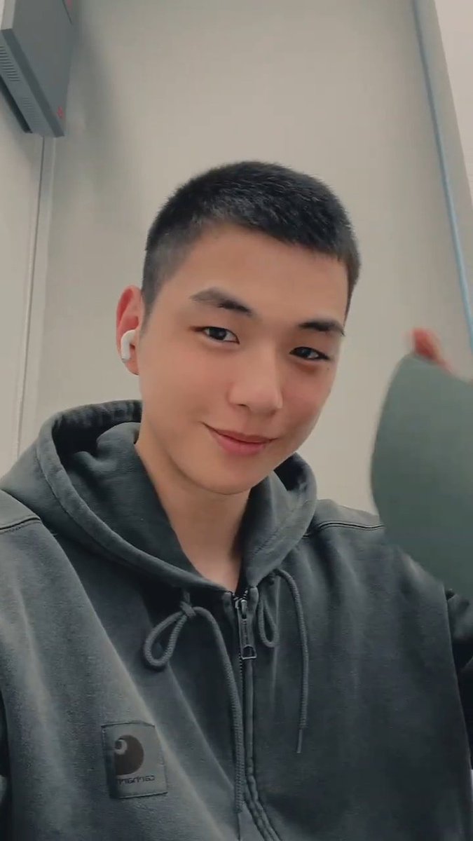 누가 서른으로 보겠어 갓 스무살같은데