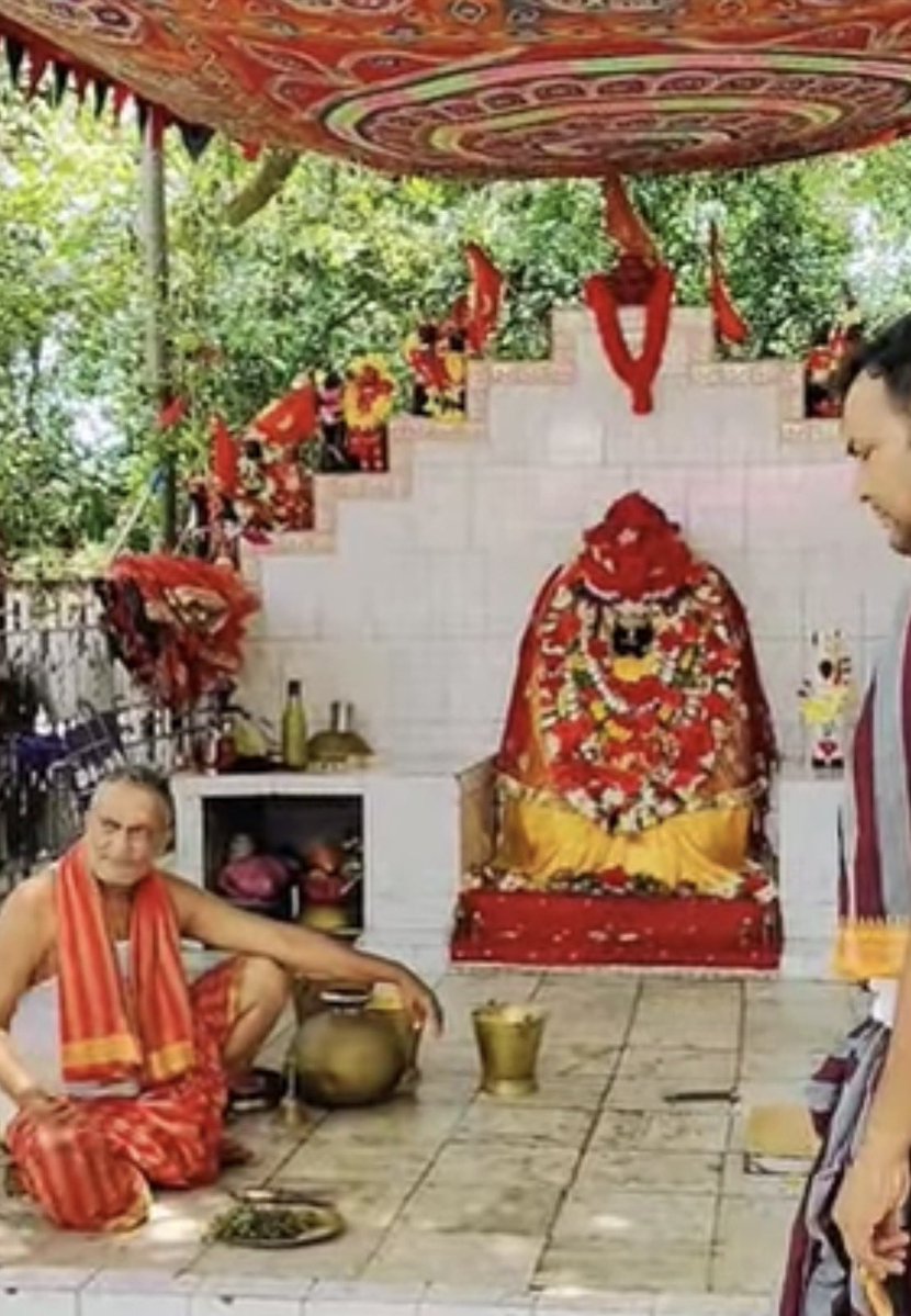 manas_muduli's tweet image. #DidYouKnow There is a village in Odisha where the homes have no doors for generations!

Even in today’s times of rising theft, people here continue to live without proper doors. 

The reason? A deep belief that Maa Kharakhai, the village deity, protects them.

No major theft has