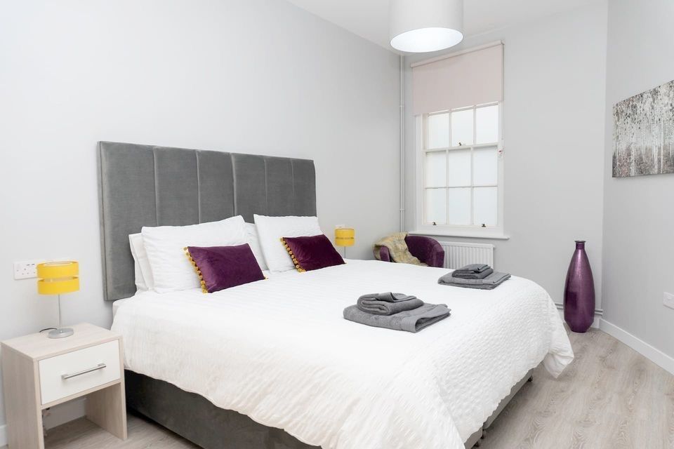 staylets1's tweet image. Unlike hotels, our #apartments offer a welcoming environment where you can unwind in your own space. 

Cook meals in your kitchen or enjoy takeout without communal dining. We focus on making your stay stress-free 🧡

Browse our #accommodations buff.ly/2UPOQtr
#Hospitality