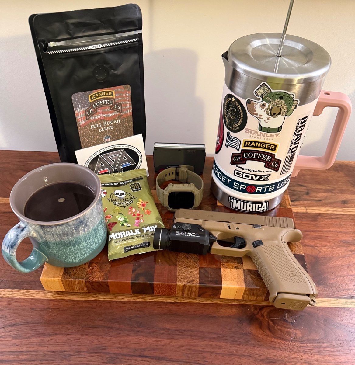 BlueMooGuns's tweet image. Good Wednesday Morning &amp;amp; Happy Hump Day! Just brewed RangerUp Hooah &amp;amp; finally trying these @tacticalsnacksx Morale Mix sour gummies — 0g sugar, 90 cals of pure tactical flavor! Glock’s charged, coffee’s hot, day’s won.

#wednesdayvibes #goodmorning #wednesdaymotivation #humpday
