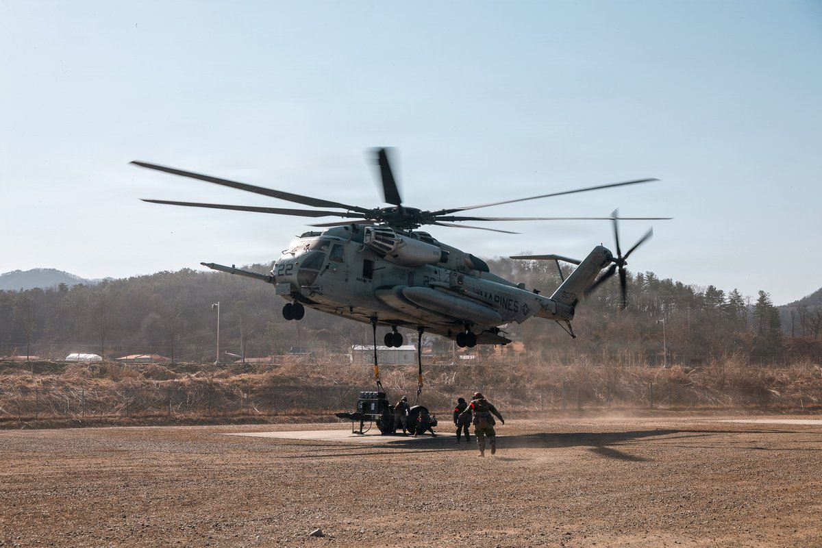 1stMAW_Marines's tweet image. Strength of the #Wolfpack 🐺

U.S. #Marines with 12th Littoral Logistics Battalion practiced external lifting with CH-53E Super Stallions from Marine Heavy Helicopter Squadron 466 during KMEP 26.1.

📍 Pocheon-Si, Gyeonggi-do, South Korea March 19, 2026.