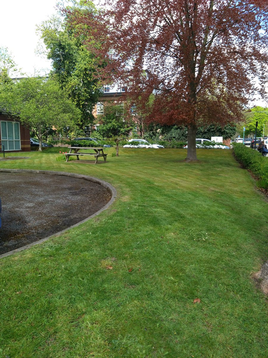 WakeOffices's tweet image. Gardener has been this morning!  Looking #fresh &amp;amp; #tidy once again! #business #maintenance #WakeyWakey