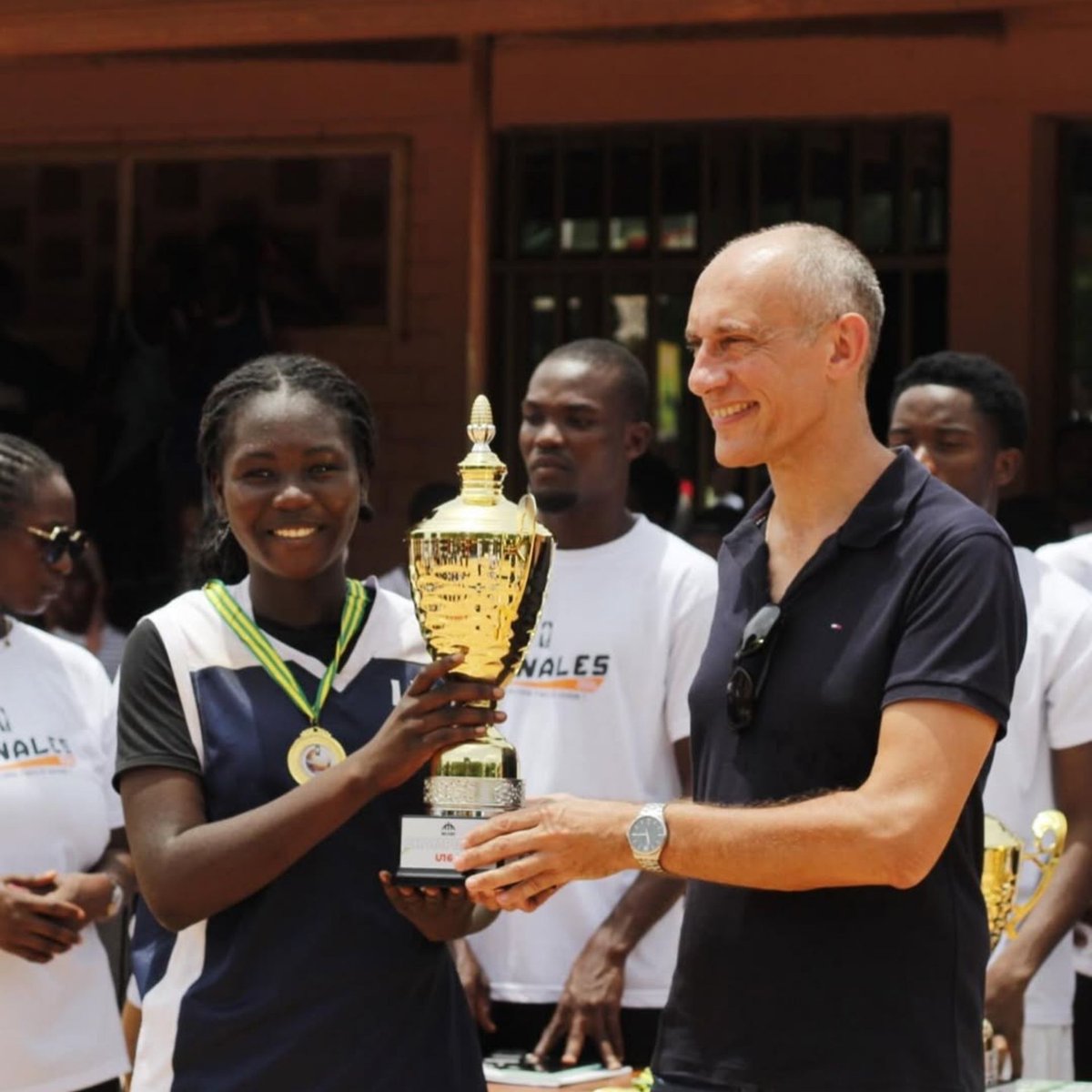 Lycée Français de Lomé tweet media
