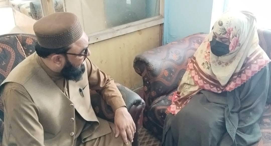 ayesha16g's tweet image. #Pakistan: A #Christian girl Sana from #Sialkot was abducted from her home and taken to the Markaz Ahl-e-Sunnat in #Sargodha.

There, she was raped and then forcibly converted to #Islam. She was given the #Islamic name Sana Fatima.
#StopForcedConversion