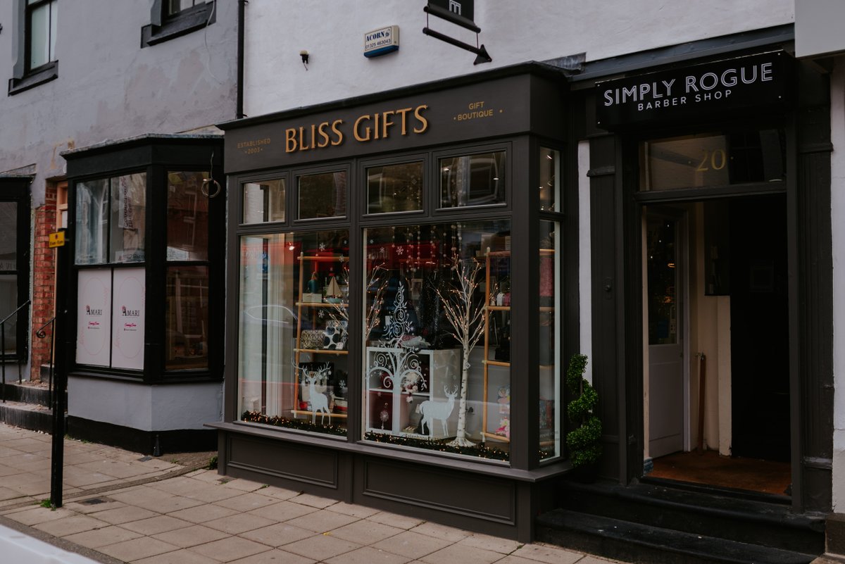 If you’re looking to elevate the kerb appeal of your commercial premises, we are here to help. 🏢

Whether you require bespoke timber windows or doors, our expert team will be able to bring your vision to life. ✨

Get in touch 👇

zurl.co/3SotR