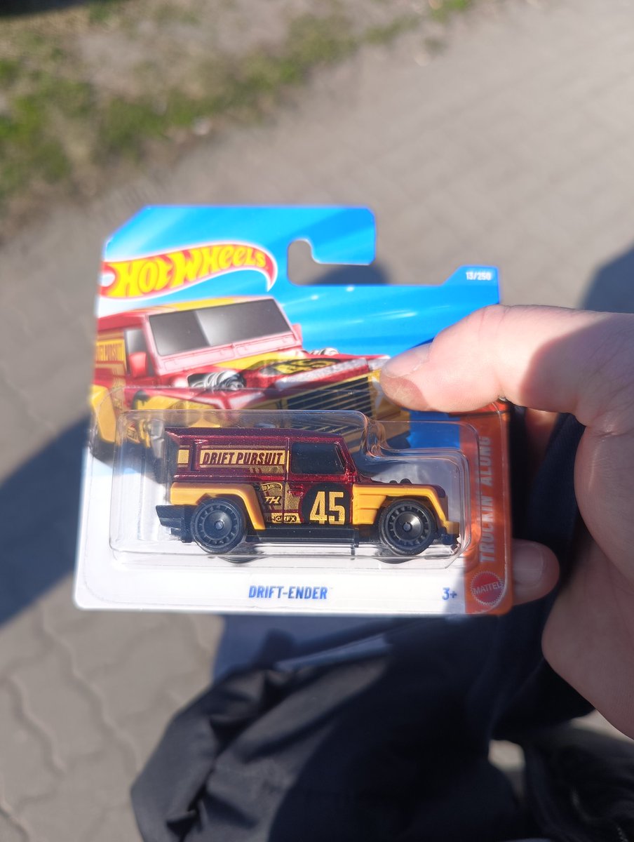 GreekZPL tweet media