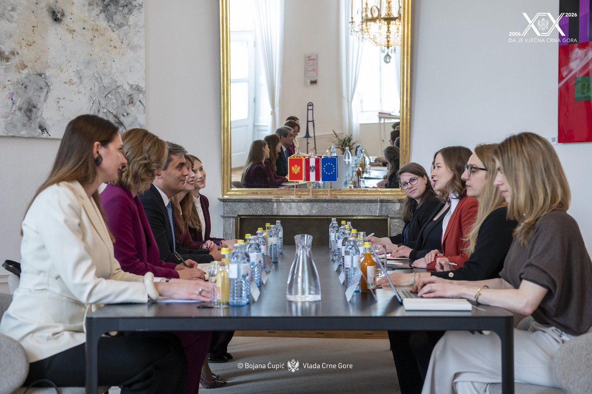 MFA_MNE's tweet image. 📍Vienna
🇲🇪🤝🇦🇹
DPM &amp;amp; FM Ibrahimović began his visit to #Austria with a meeting with Federal Minister for Europe, Integration and Family Claudia Bauer @bkagvat 

The meeting reaffirmed strong bilateral relations, with both sides expressing a shared commitment to further