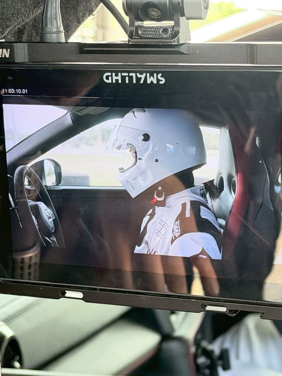 Legendngernnn's tweet image. 🗓️15.04.26
 IG [ ngernnn ] 

🖤🏎️🏁

@legendngern Legendngern
#ngernnn #ทีมเงิน 🩶