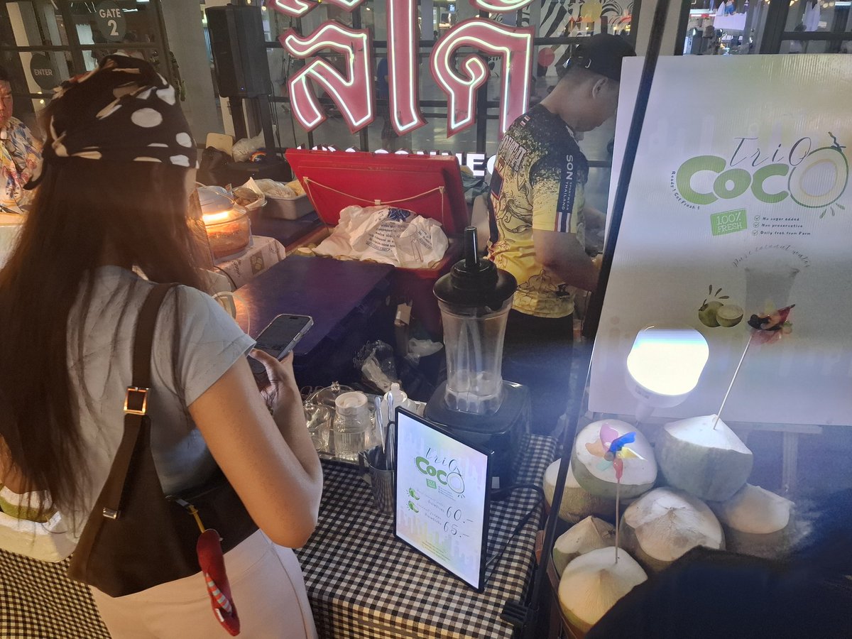 KhaosodEnglish's tweet image. Stalls are set at Siam Square area to serve those enjoyinn water fight durinv the last day of Songkran in Bangkok on Wednesday. (Photo @PravitR) #Thailand #Bangkok #SiamSquare #Spiderman #Songkran #สงกรานต์