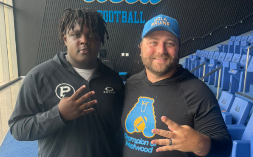 sixstarfootball's tweet photo. Cali on the Come-Up: New Names Popping Onto the 6Star Radar

📈Golden State Pop...Emerging Talent Breaking Onto the 6Star Radar🔥

STORY▶️https://t.co/xGnUesZ6ln

@anthonybarquin8 @MakaiBuchanan24 @kriscarranza08 @Isaiah_Danns21 @kanedatrain @JaydenGelin  @ColinGraham52 @louisgregoris11 @CooperHaydock @GiovonniJeff1 @JeshanonM7 @JGuchi916 @Trenunleyath @jacob_powell12 @m_youngin0 @larrylegendary_ @Silastucker_ @gino_wangg @Taeonwilliams5 @aamirwright