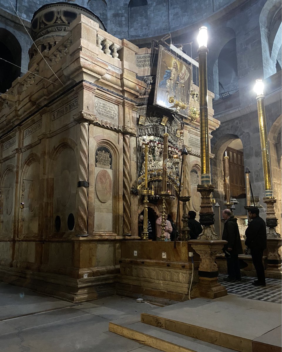 Saxum_en's tweet image. The #HolySepulchre seems like a complex place.

That’s why it’s so striking—it’s impossible not to realize that the story that changed the world took place in a simple, almost hidden space.🙏🏻

Discover the history of this place: saxum.org/the-holy-sepul…

#Saxum #Calvary #Calvario