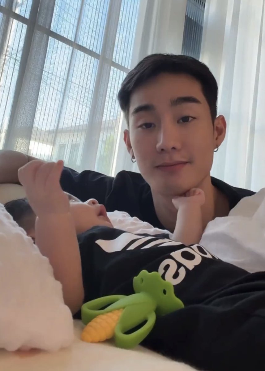 ใครชอบใครก่อน ꒰🍅꒱ ? tweet media