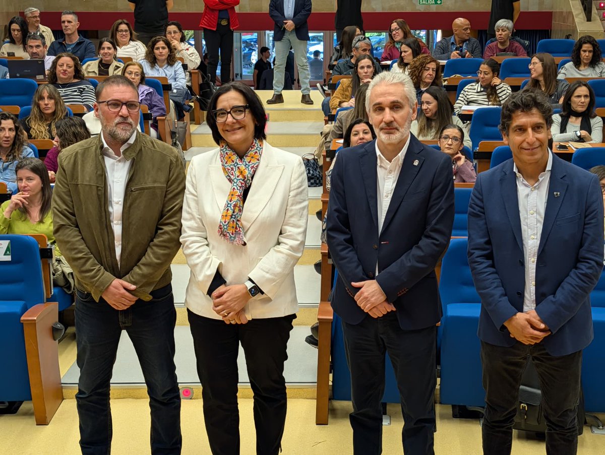 JuntaGranada's tweet photo. La delegada de @EducaAnd @MariaJoseBaza participa en las I Jornadas de Pedagogía Inclusiva, organizadas por el Equipo Técnico Provincial para la Orientación Educativa y Profesional; con 450 especialistas para avanzar en atención a la diversidad y una escuela más equitativa https://t.co/nVORqV57wJ