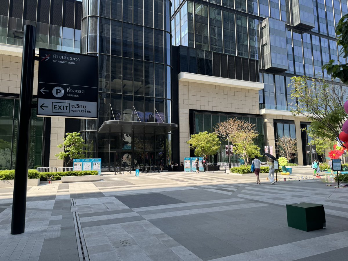 TleFirstoneTH's tweet image. 📢 One Bangkok Sunsational Songkran Fastival 2026 #TleFisrtone #เติ้ลเฟิร์สวัน

อัพเดต 15:00น. ริสแบนด์สีม่วงเข้มรอบ early access 1,000 คน หมดแล้ว แต่ยังสามารถรับริสแบนด์สีม่วงอ่อนได้เรื่อยๆจนกว่าริสแบนด์จะหมด กรณีริสแบนด์หมด