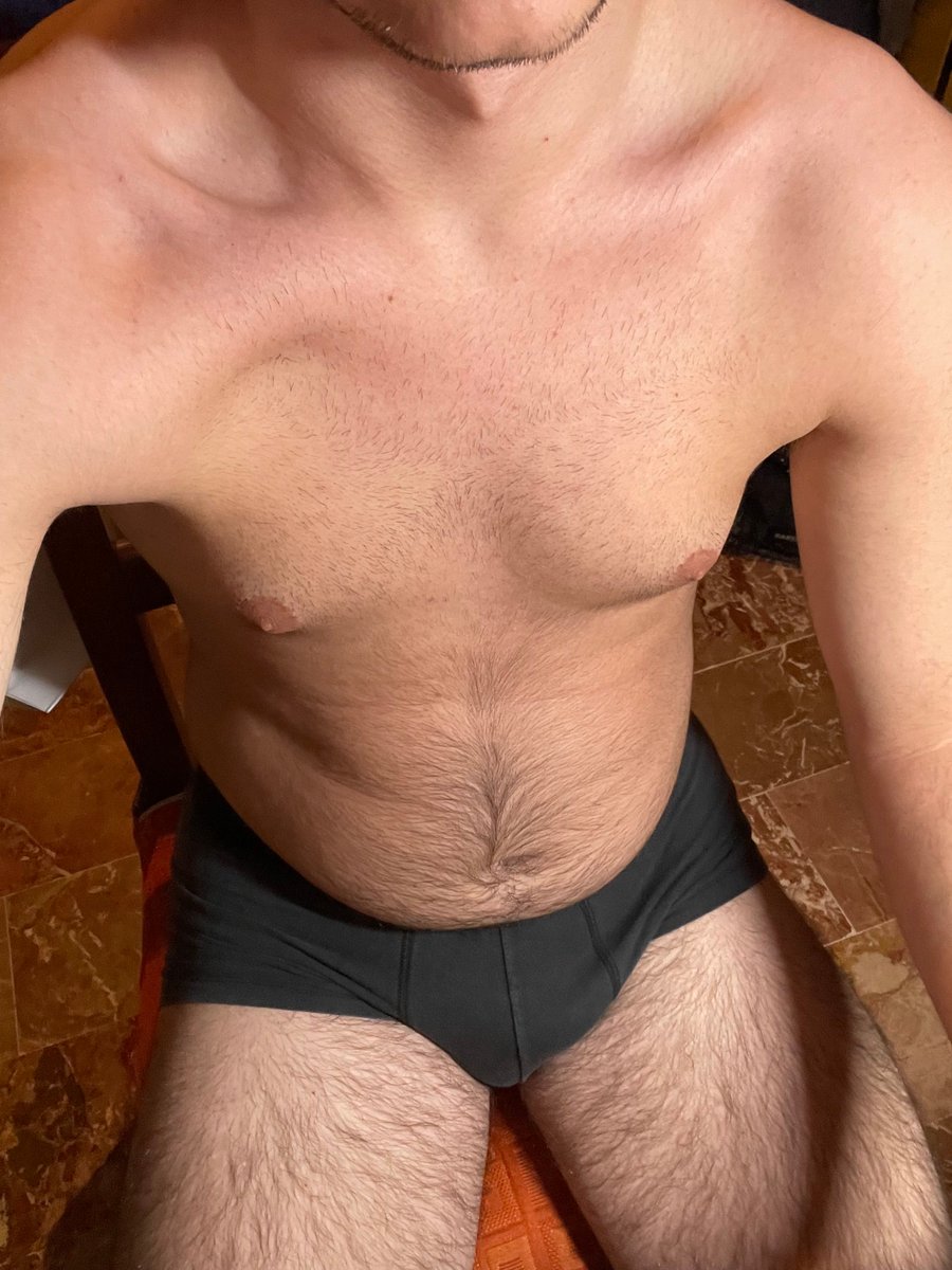 skottkle's tweet photo. #belly #bloated https://t.co/iIoceVH8r2