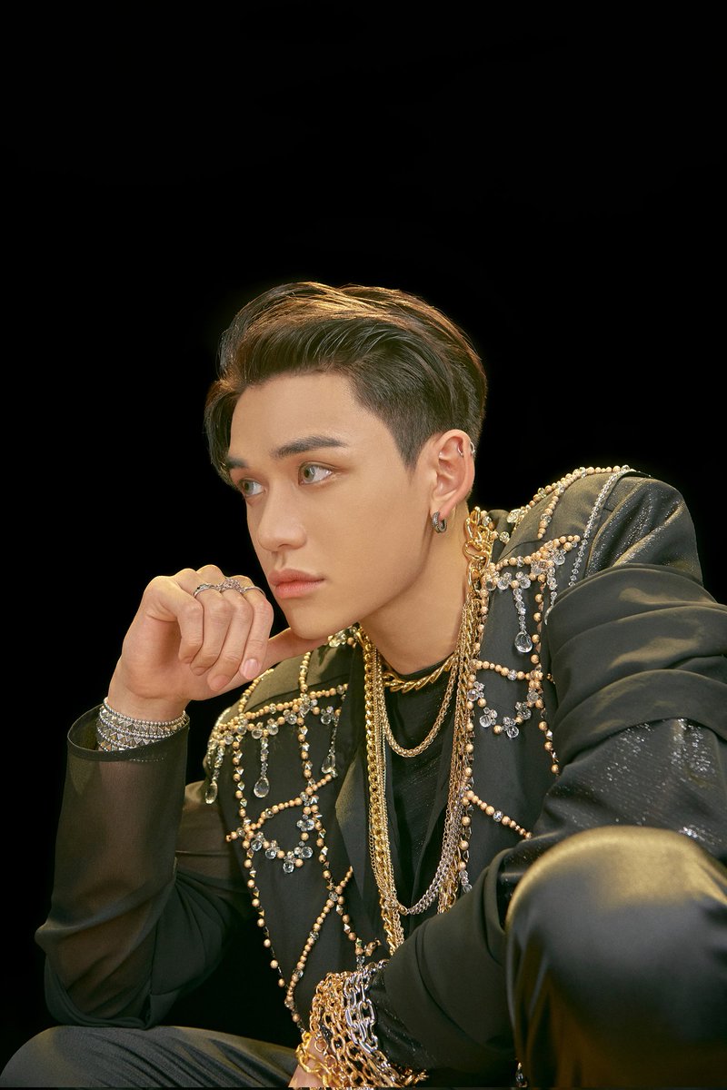Tenshi_ann444's tweet image. And he’s literally in 3 out of 4 MVs🙌👑

#LUCAS #黄旭熙 #루카스