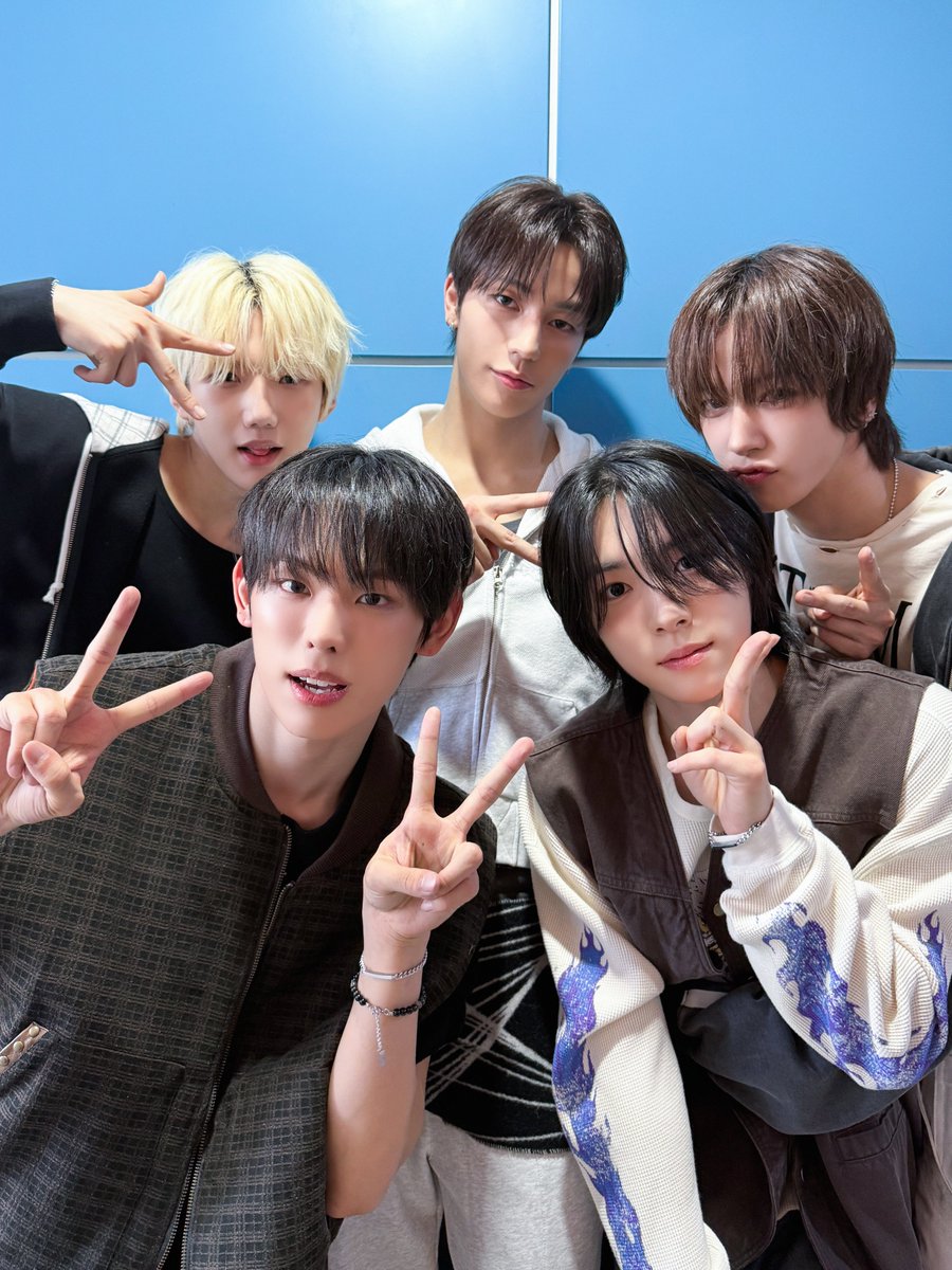 [📷] 260415(수) MBC M <쇼! 챔피언> Behind

수요일을 응원과 사랑으로 환하게 밝혀준
KEYVITUP의 소중한 청춘에게 ❤️

KEYVITUP의 청춘 속 가장 빛나는 순간은
언제나 팬 여러분입니다 ദി(｡•̀ ,<)~✩

#KEYVITUP #키빗업