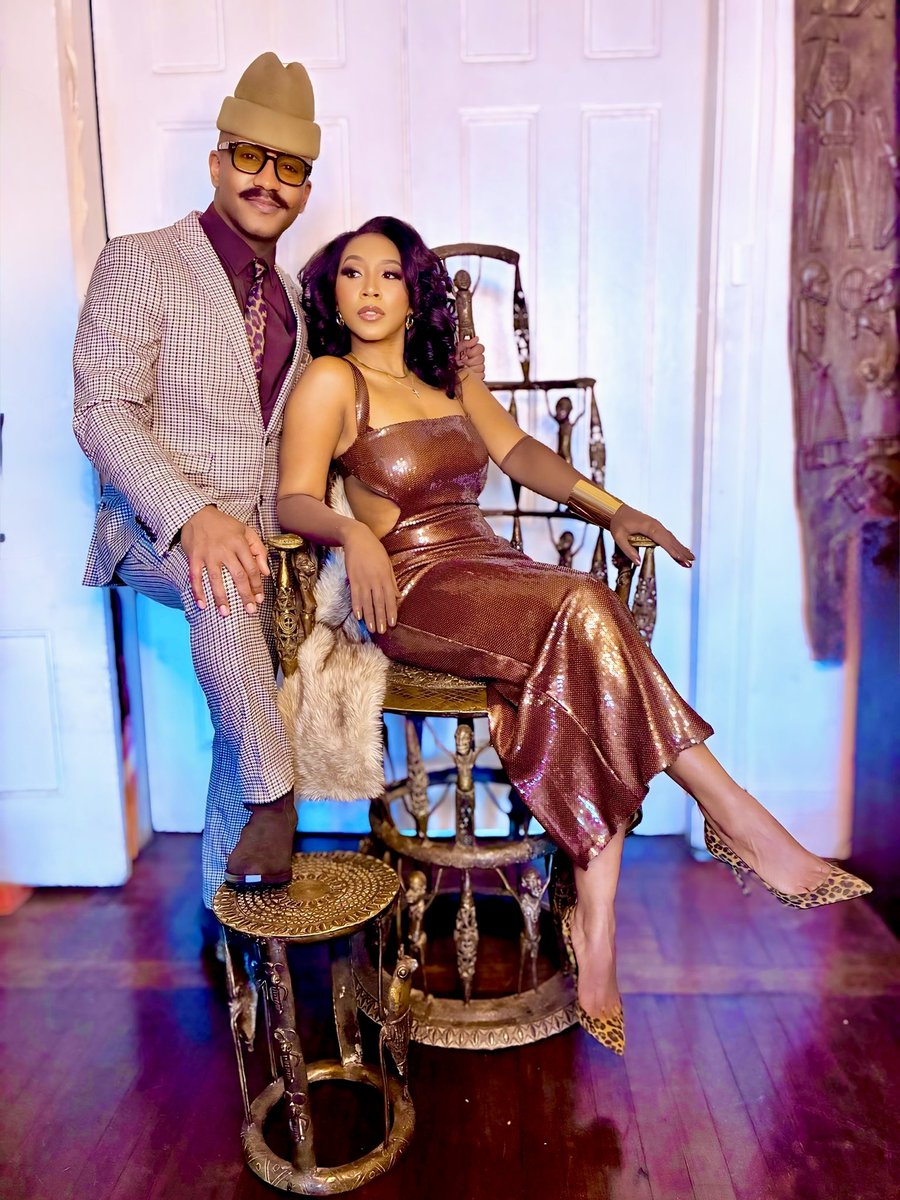 SocialDistanceA's tweet photo. Sholanty Taylor @sholanty and I really loved this photograph with Photo Art Direction by James Reynolds.
#SholantyTaylor
#JeromeBrooksJr
#HowCanIMakeIt
#RETAILTheMusical
#JamesReynolds
#Fashion
#Style
#Broadway
#OffBroadway
#Theatrical
#Urban
#RnB https://t.co/hRFsszRxrj