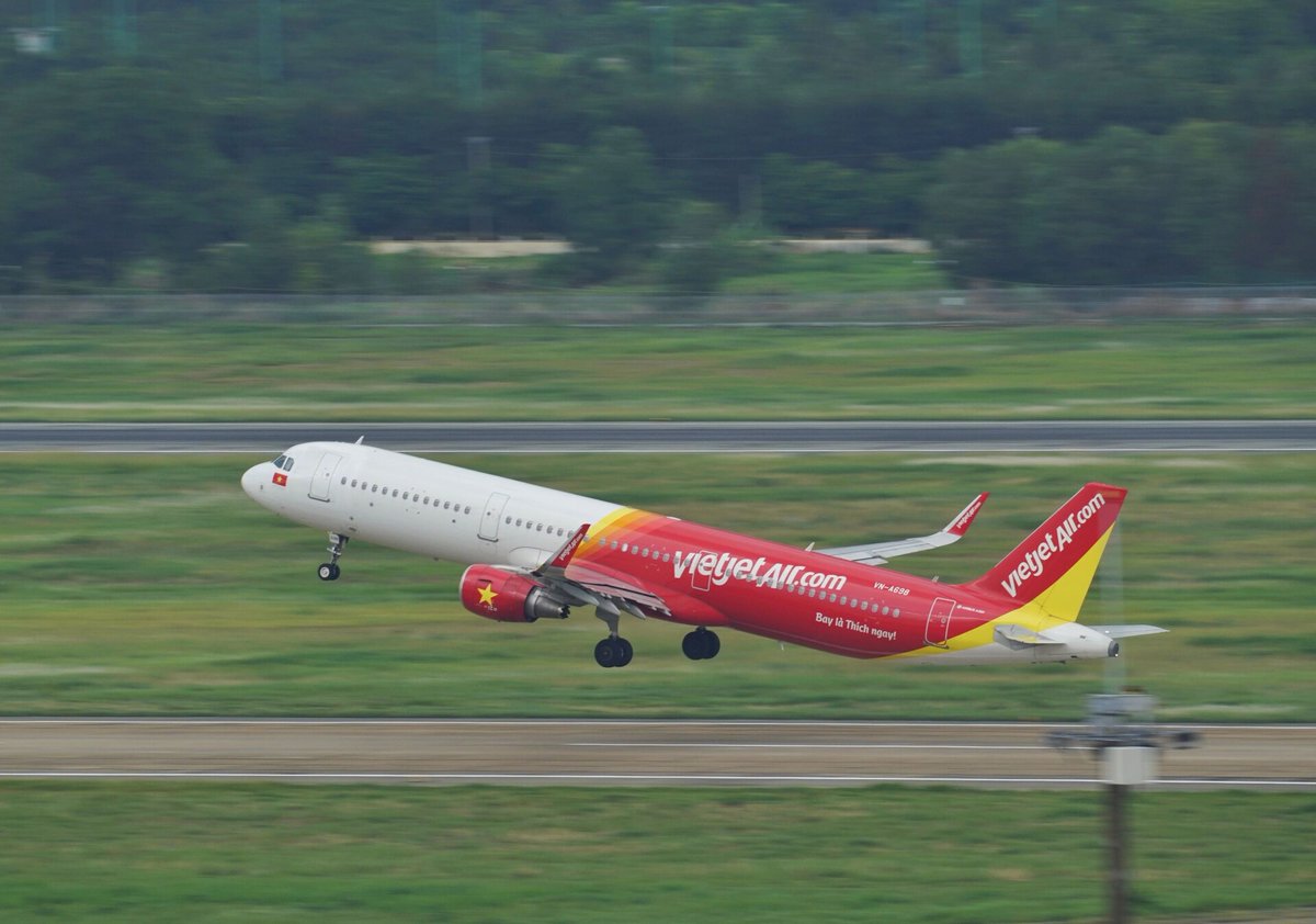 thisisGBA's tweet image. #Transportation | A direct flight between #Zhanjiang, #Guangdong and Nha Trang, #Vietnam will launch on Apr 30, operated by Vietjet Air, with a flight time of about 2 hours. ✈️

The route boosts cross-border travel between two coastal destinations, with Zhanjiang offering