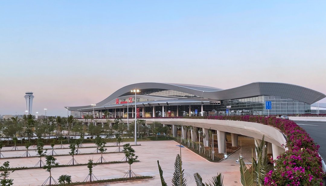 thisisGBA's tweet image. #Transportation | A direct flight between #Zhanjiang, #Guangdong and Nha Trang, #Vietnam will launch on Apr 30, operated by Vietjet Air, with a flight time of about 2 hours. ✈️

The route boosts cross-border travel between two coastal destinations, with Zhanjiang offering