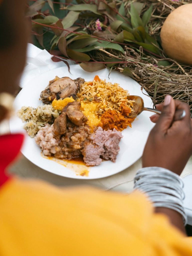 MchumaneB's tweet image. As seen on Facebook 😭😍🙌🏾🥳

#HomeComing #Ingoduko by Mercy H Nqandeka..