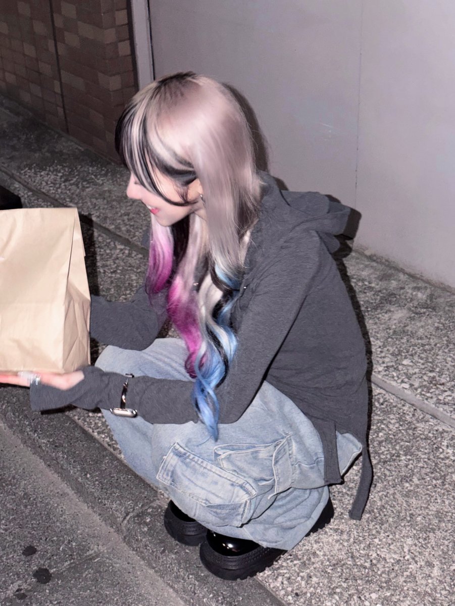 Liii▷🐝 tweet media