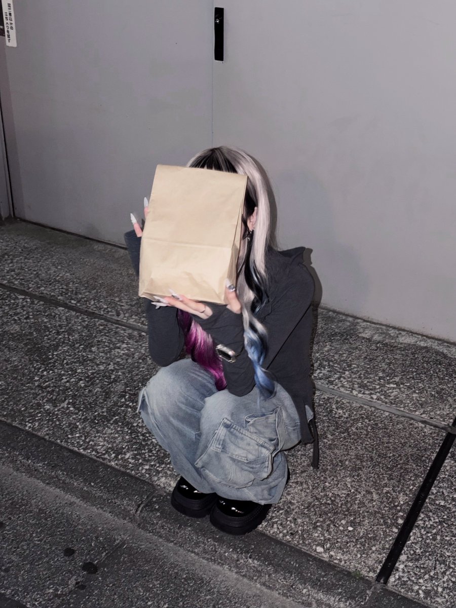 Liii▷🐝 tweet media