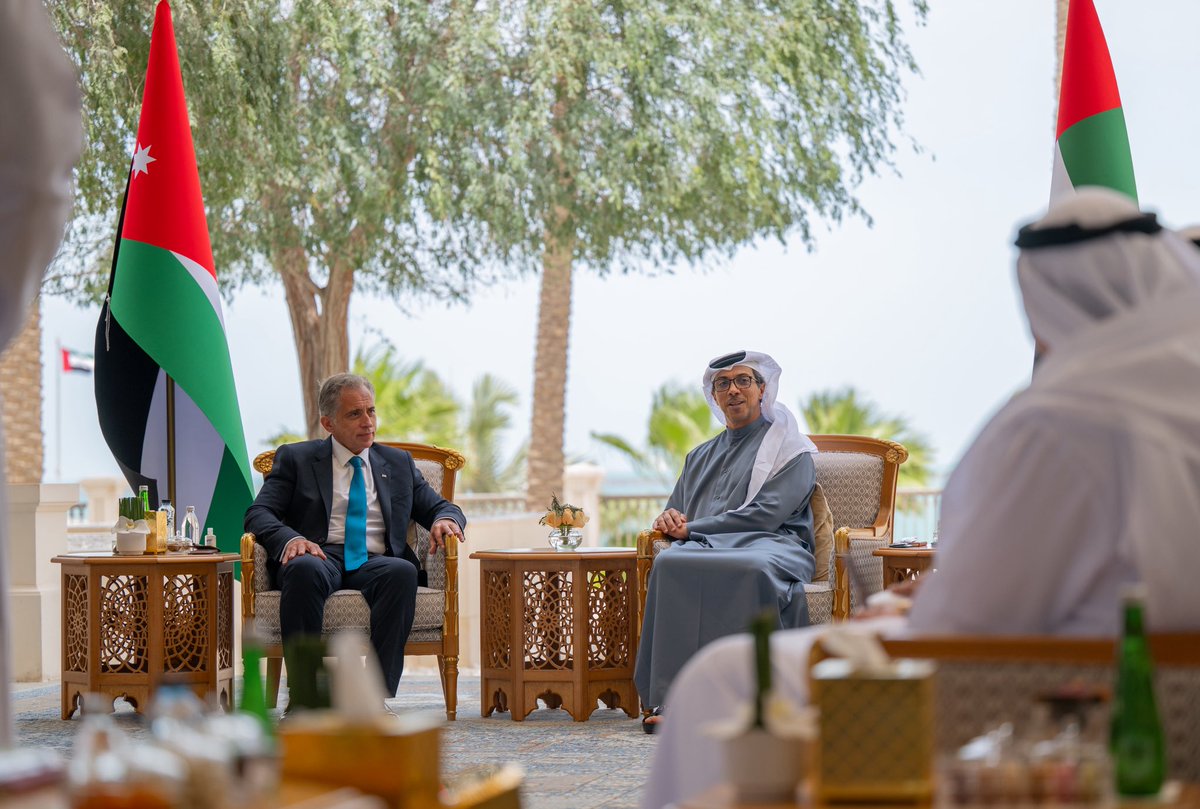 MansourBinZayed's tweet photo. نواصل تعزيز شراكاتنا الاستراتيجية مع الأشقاء في المملكة الأردنية الهاشمية، عبر مشاريع نوعية تدعم التنمية وتدفع عجلة الاقتصاد، بما يعود بالخير على بلدينا. ويؤكد مشروع السكك الحديدية إيماننا بأن الاستثمار في البنية التحتية هو استثمار في مستقبل أكثر استقراراً وازدهاراً للمنطقة. https://t.co/BjMUvDW8SR
