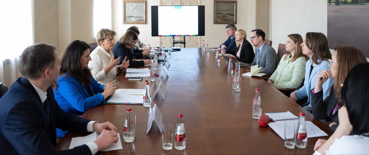 Braze_Baiba's tweet photo. Latvijas @Arlietas cieši sadarbojas ar uzņēmēju organizācijām par ES brīvās tirdzniecību līgumu iespēju izmantošanu.

Jaunie 🇪🇺 līgumi ar Mercosur valstīm, Meksiku, Indiju un Austrāliju nozīmē mazākus tarifus un plašākas iespējas Latvijas eksportētājiem. https://t.co/Mr3Pi99WDF