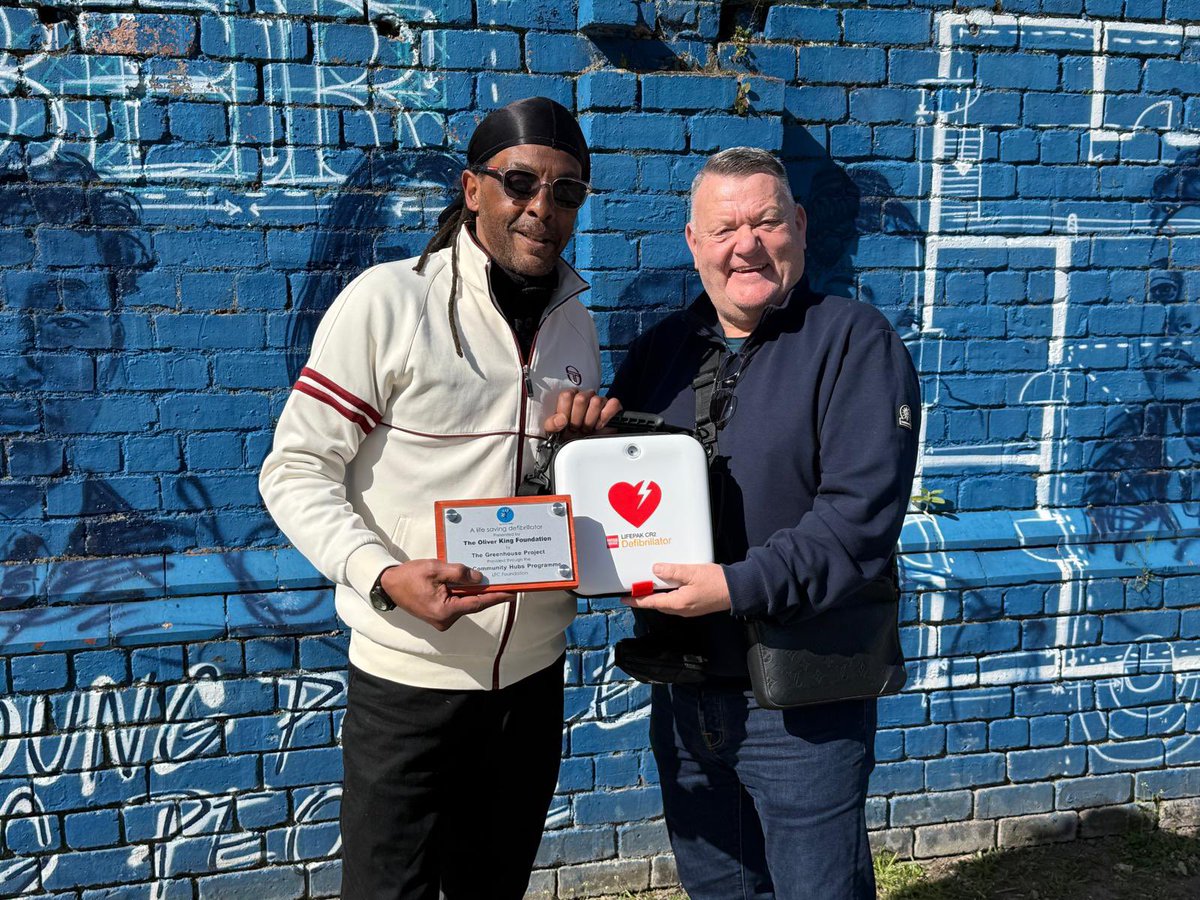 TheOKFoundation's tweet photo. Stephen Nze from The Greenhouse Project on Lodge Lane receiving their life-saving defibrillator following a successful training session. ๐
A massive thank you to LFC Foundation for working in partnership with OKF to make this happen ๐
#TheGreenhouseProject #LFCFoundation https://t.co/ljM0Lnw4ME