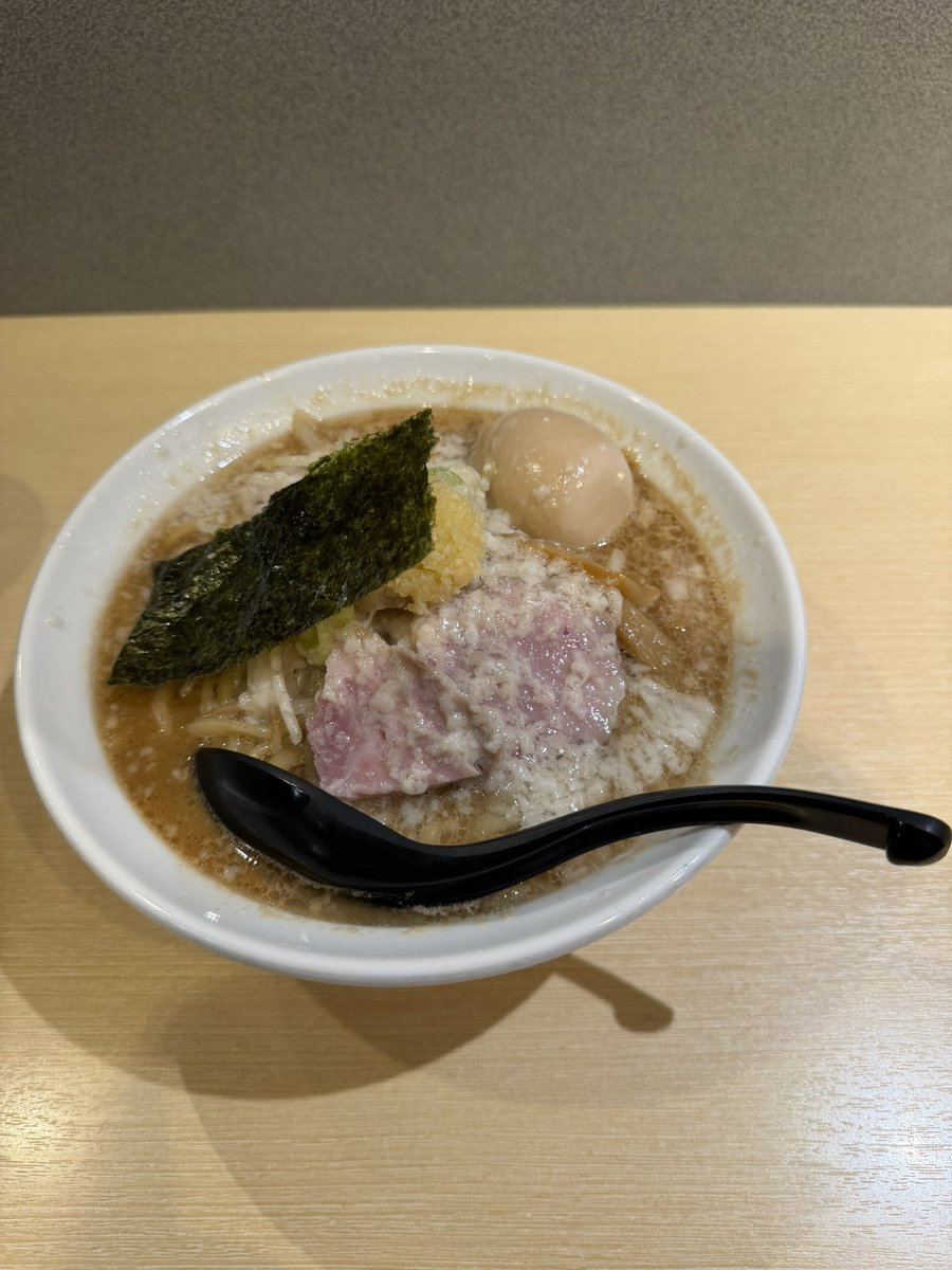 krymdic's tweet photo. 久々のアオキジ。Xの更新も止まってて心配になったけど、いつもの食べたら煮卵のクオリティが落ちてた、、、
別にいいけど、ラーメン作ってる男性も無愛想
もちろんまた行くけど、あのクオリティを取り戻してほしい https://t.co/WwnGmuHpy4