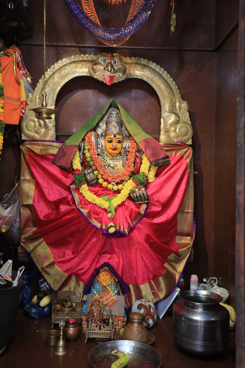murthymallala's tweet photo. Rooted in devotion, ready to unfold the mystery 🔱
The #Pochamma team seeks the goddess’ blessings before the release on #aha

#PochammaOnaha releasing in Telugu &amp; Tamil on April 17 🔥
(24hrs early access for aha gold users)

@ahavideoIN https://t.co/9sh8y1uOFT