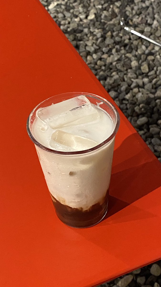 03kumismanis's tweet image. Kalian udah pernah ke Plat S deket ijen ??
Es coklat 18k
.
.
#malang #plats