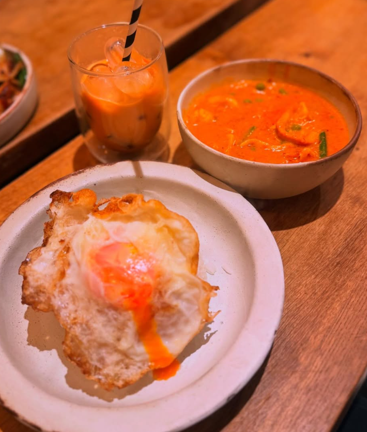 Wiola72027161's tweet photo. @HonkaiImpact3rd Curry and rice w/ fried egg!! https://t.co/2foZyWcXVU