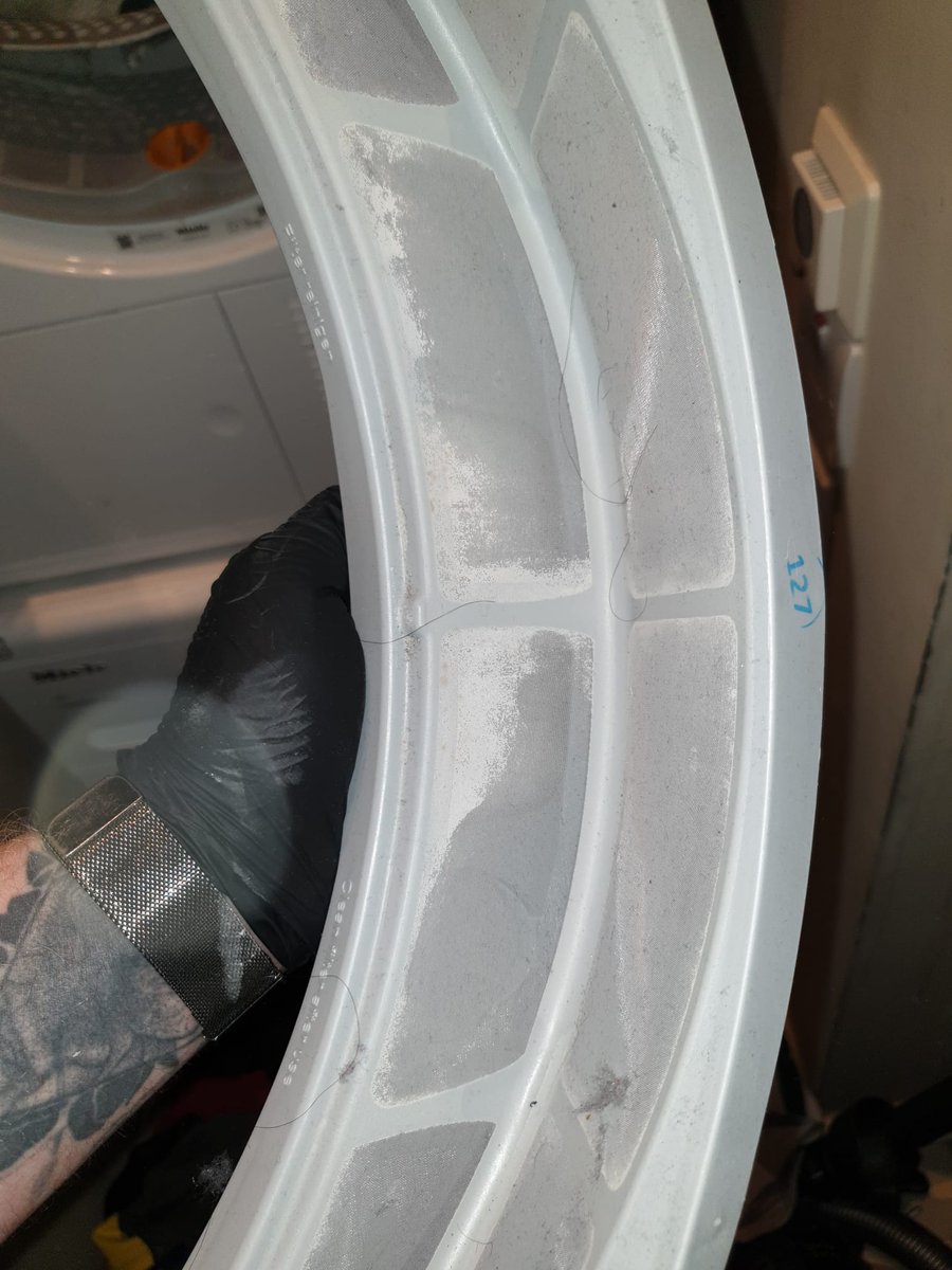 DomesticLimited's tweet image. Our engineers repaired a Miele tumble dryer in West London that was overheating due to poorly maintained filters. Filters replaced, fully tested &amp;amp; back running safely.

📞 01895 673561

🌐 domesticrepairs.ltd.uk/tumble-dryer-r…

#DomesticRepairs #Miele #Dryer