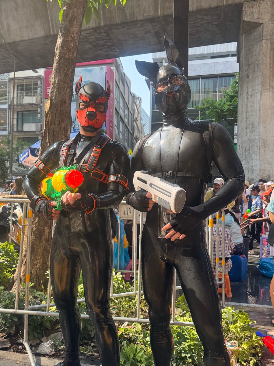 Happy Songkran Day 14.04.26 

🤍 : <a href="/LargeDogCollar/">海太郎 (🇹🇭4/10〜15)</a> 
❤️ : <a href="/Rubberforfun/">Mr.S Rubberforfun</a> 
💙 : <a href="/N_anonymous1/">SomeoneFarAway ➡️ 14 April Songkran @ Silom Street</a> 
🐰 : <a href="/7ai7ang7ai3/">TAITANG 7AIӠ</a>